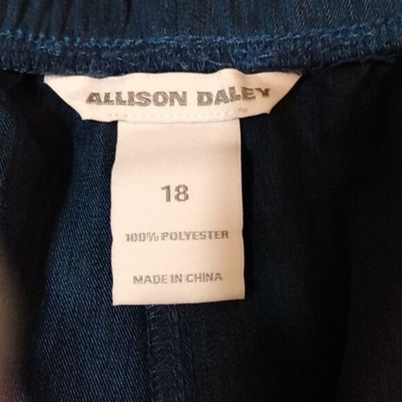 Allison Daley Blue Capri Pants W/ With Comfort Elastic Waistband - Picture 5 of 8